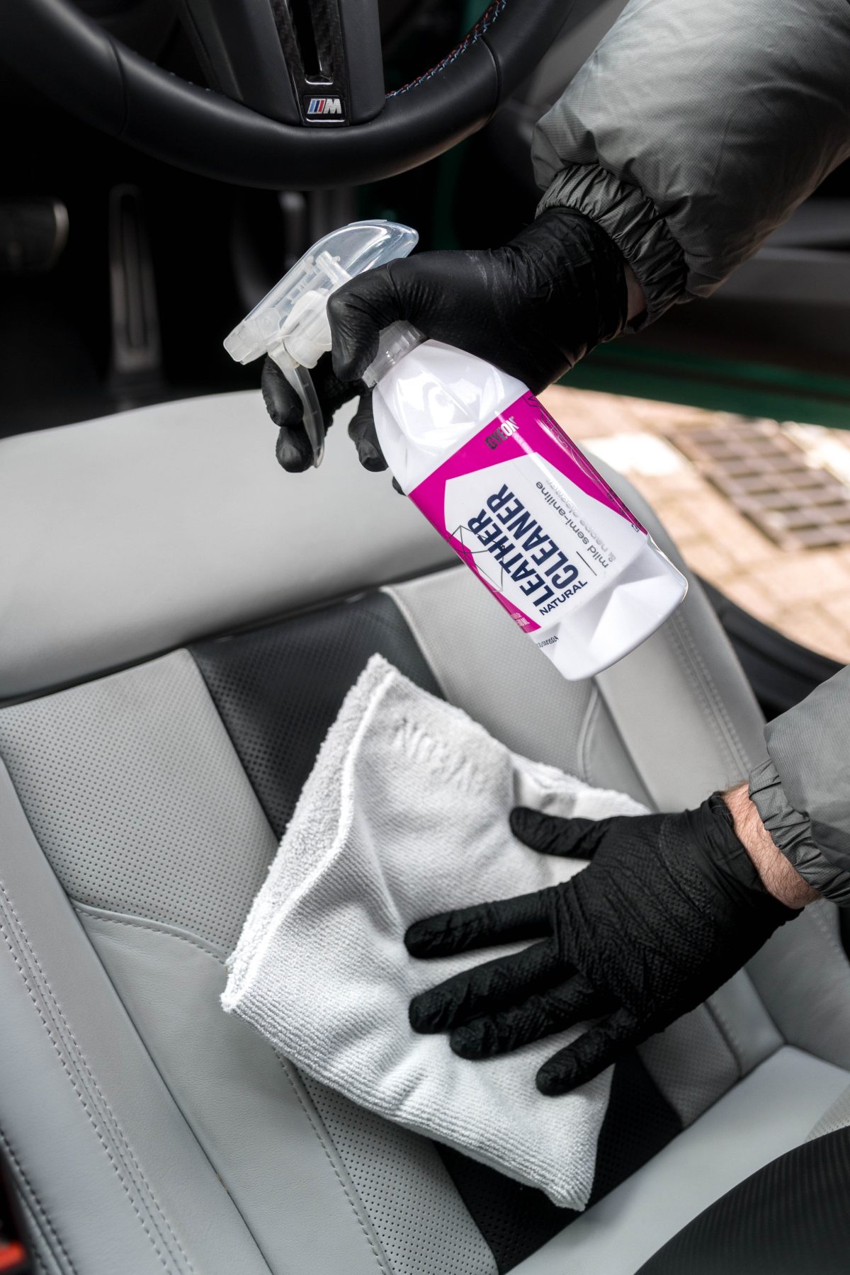 Gyeon Q2M LeatherCleaner Natural - 02